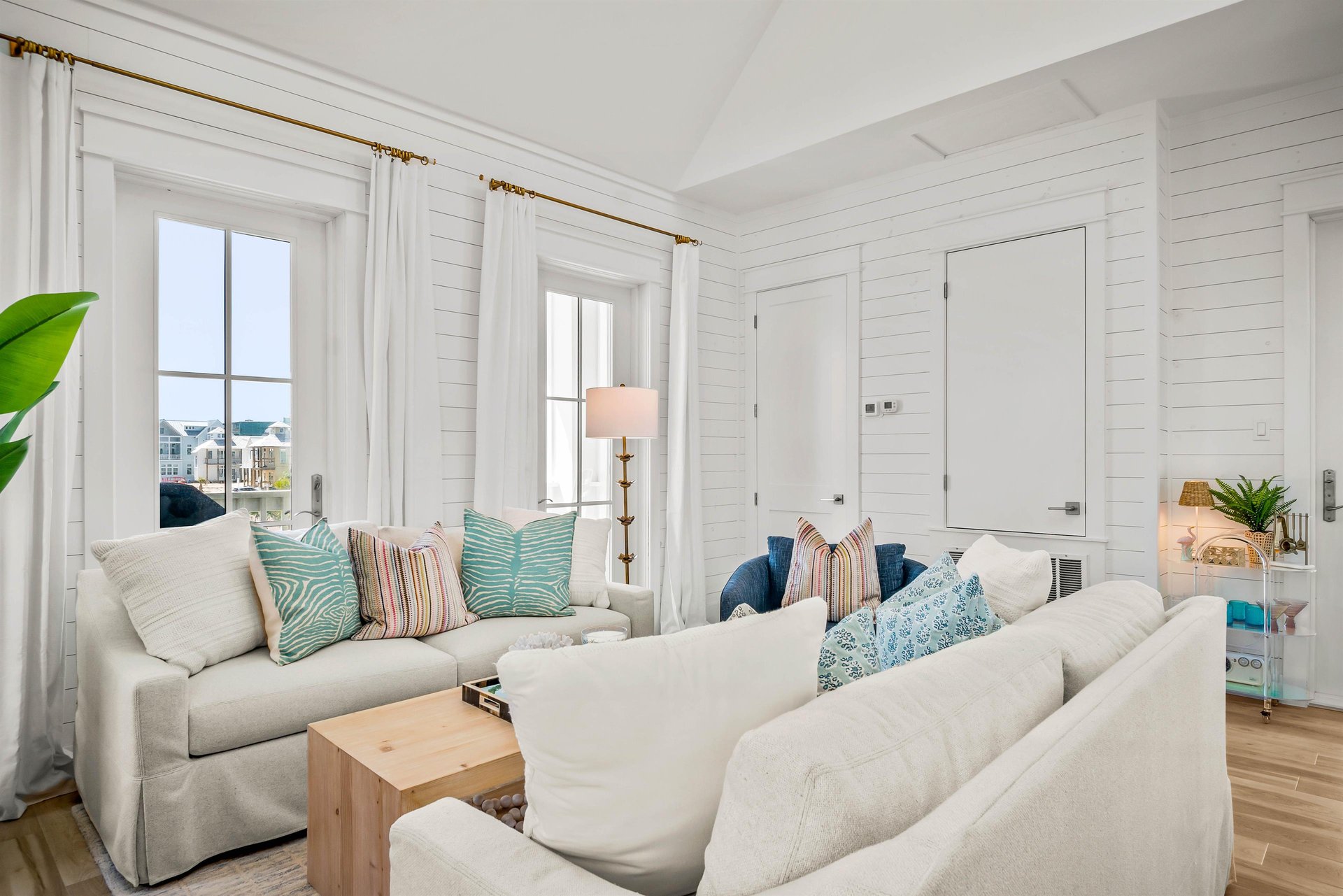 Features a queen sleeper sofa.