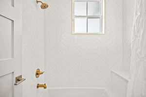 Bunk Bathroom, 1st Floor