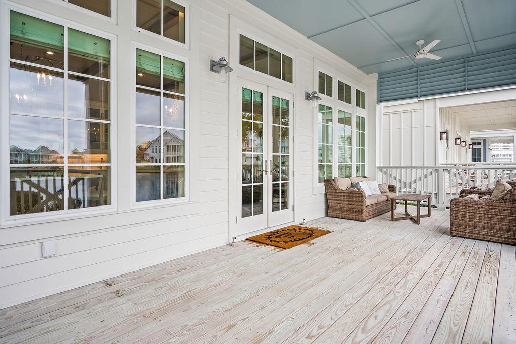 Lakeside Porch, 1st Floor