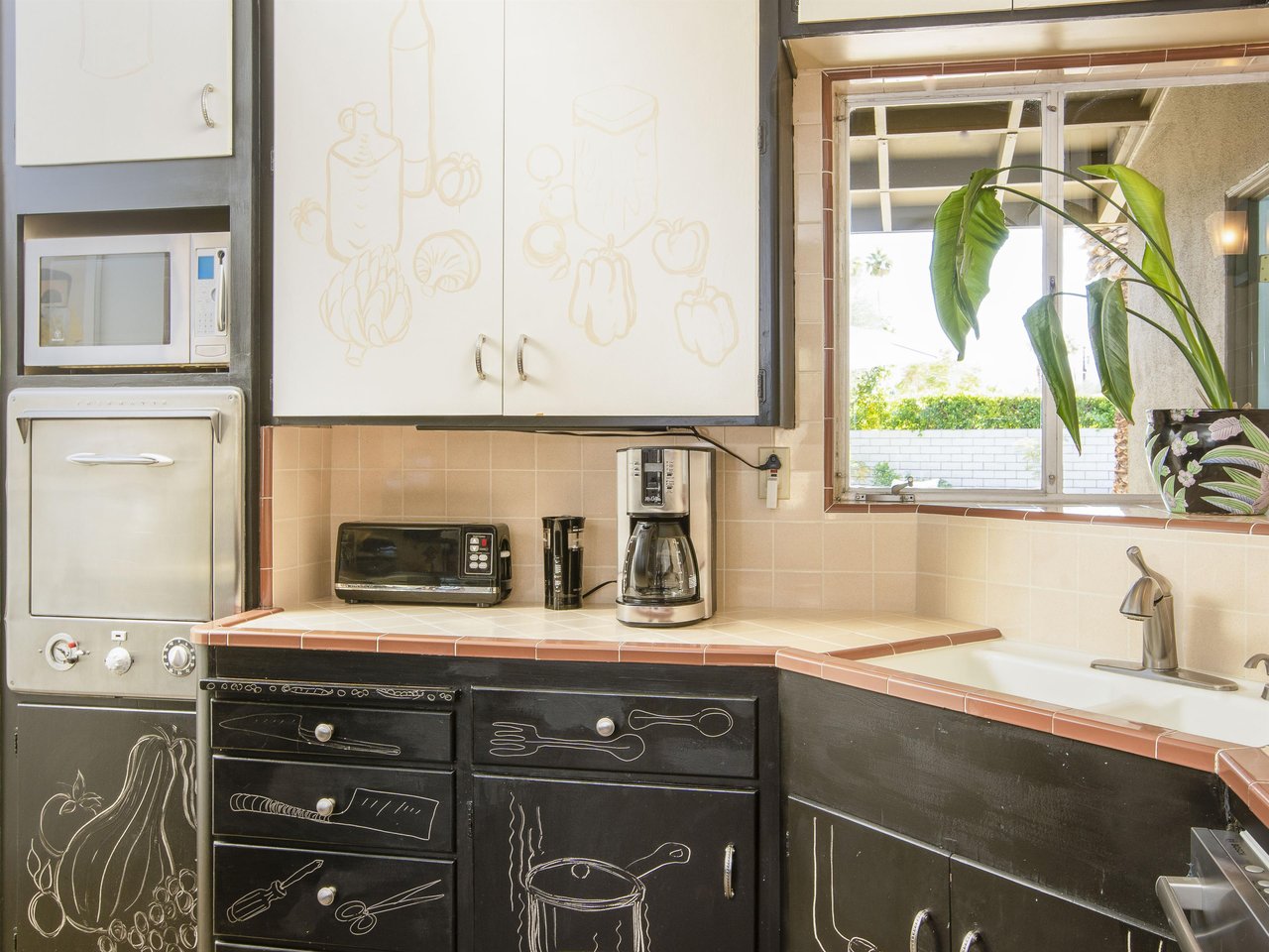 Well equipped kitchen