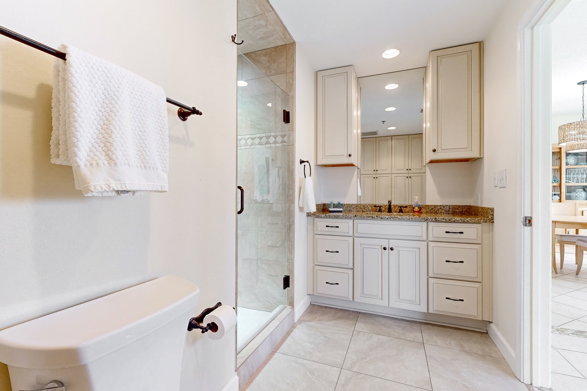 Palm Court Yacht Club 412 19