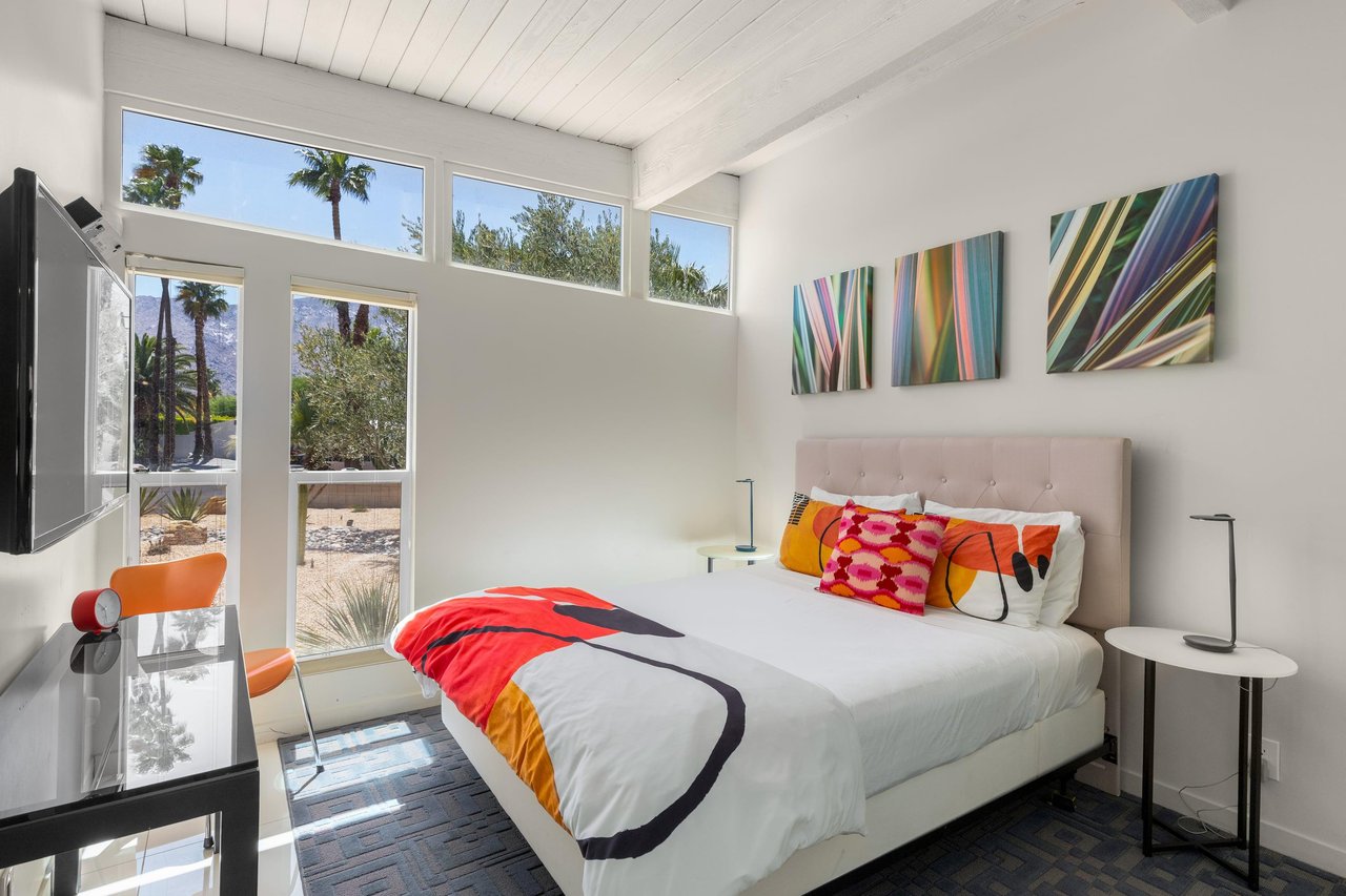 Guest bedroom