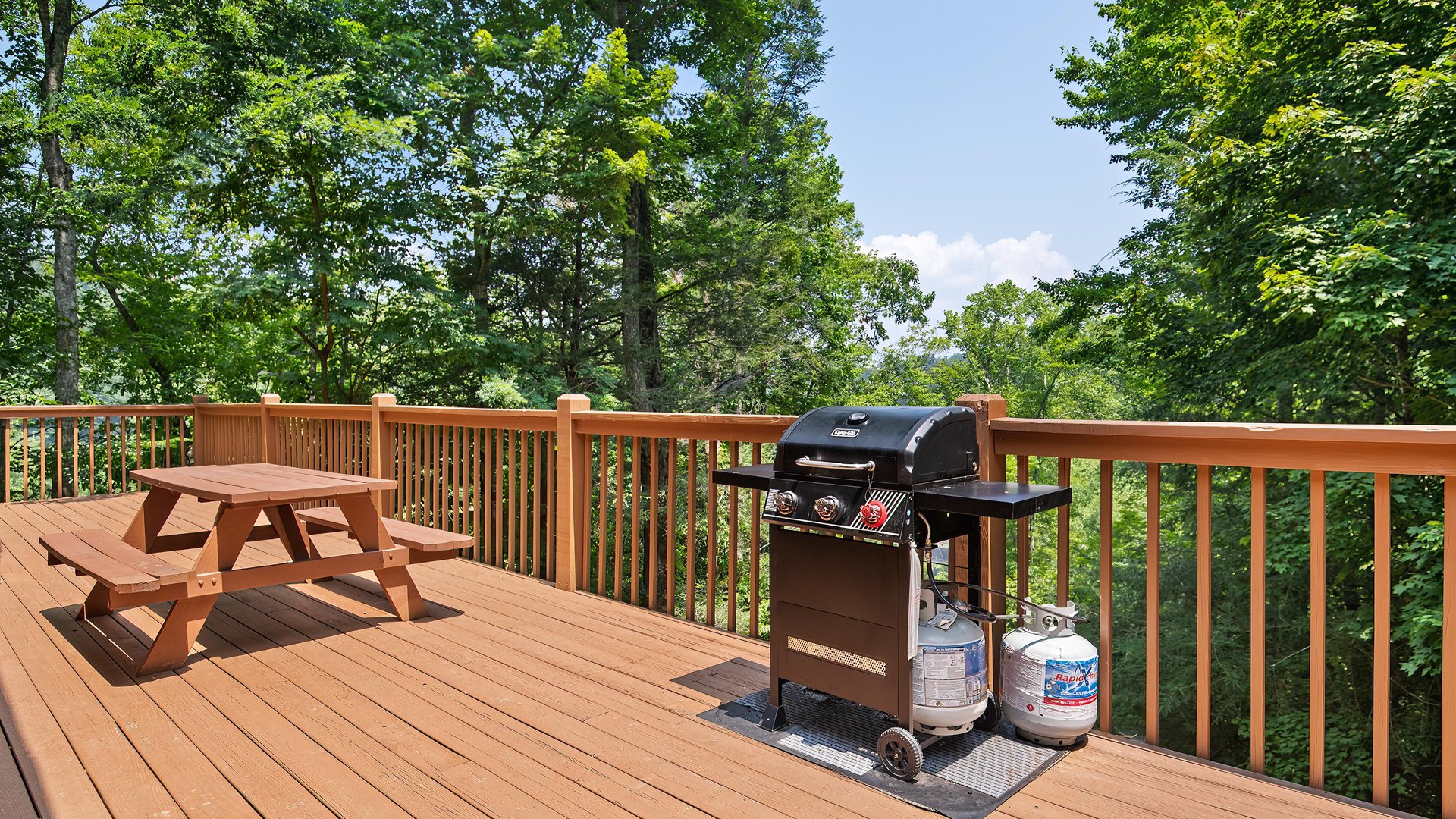 at hooked on bears a 2 bedroom cabin rental located in pigeon forge