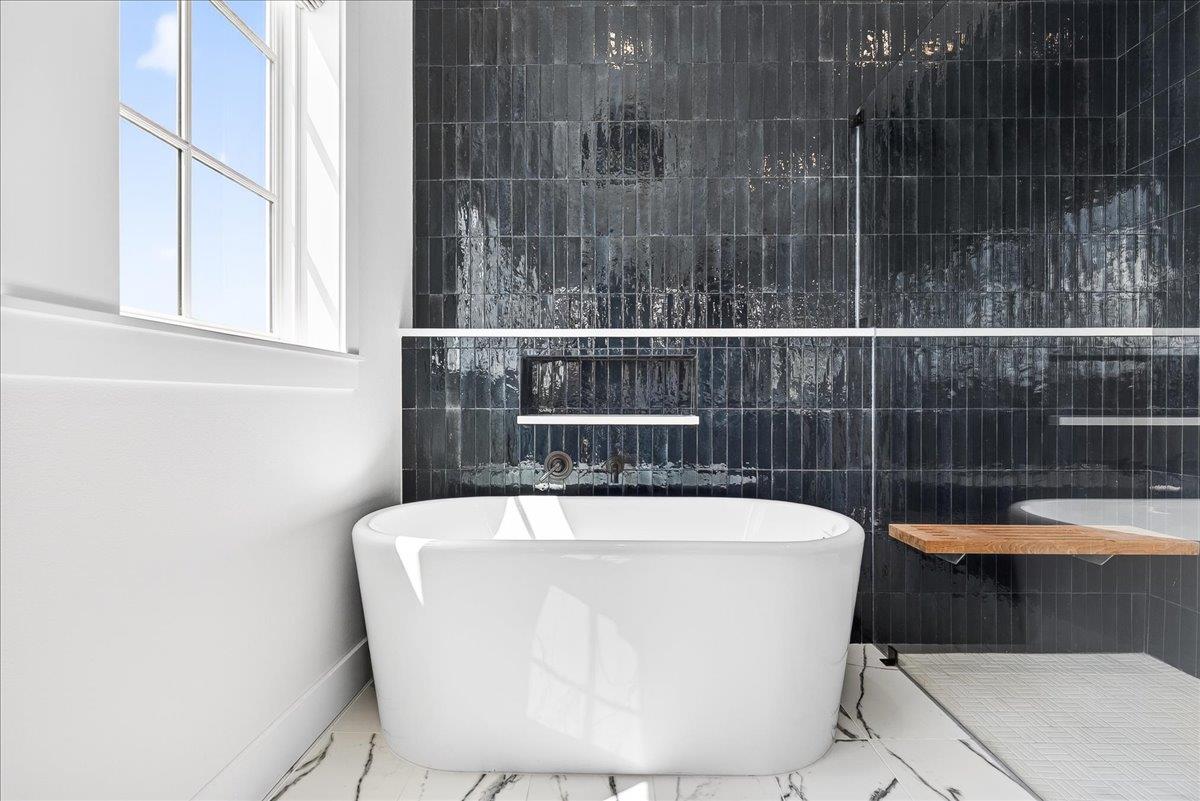 Primary King Ensuite, 3rd Floor