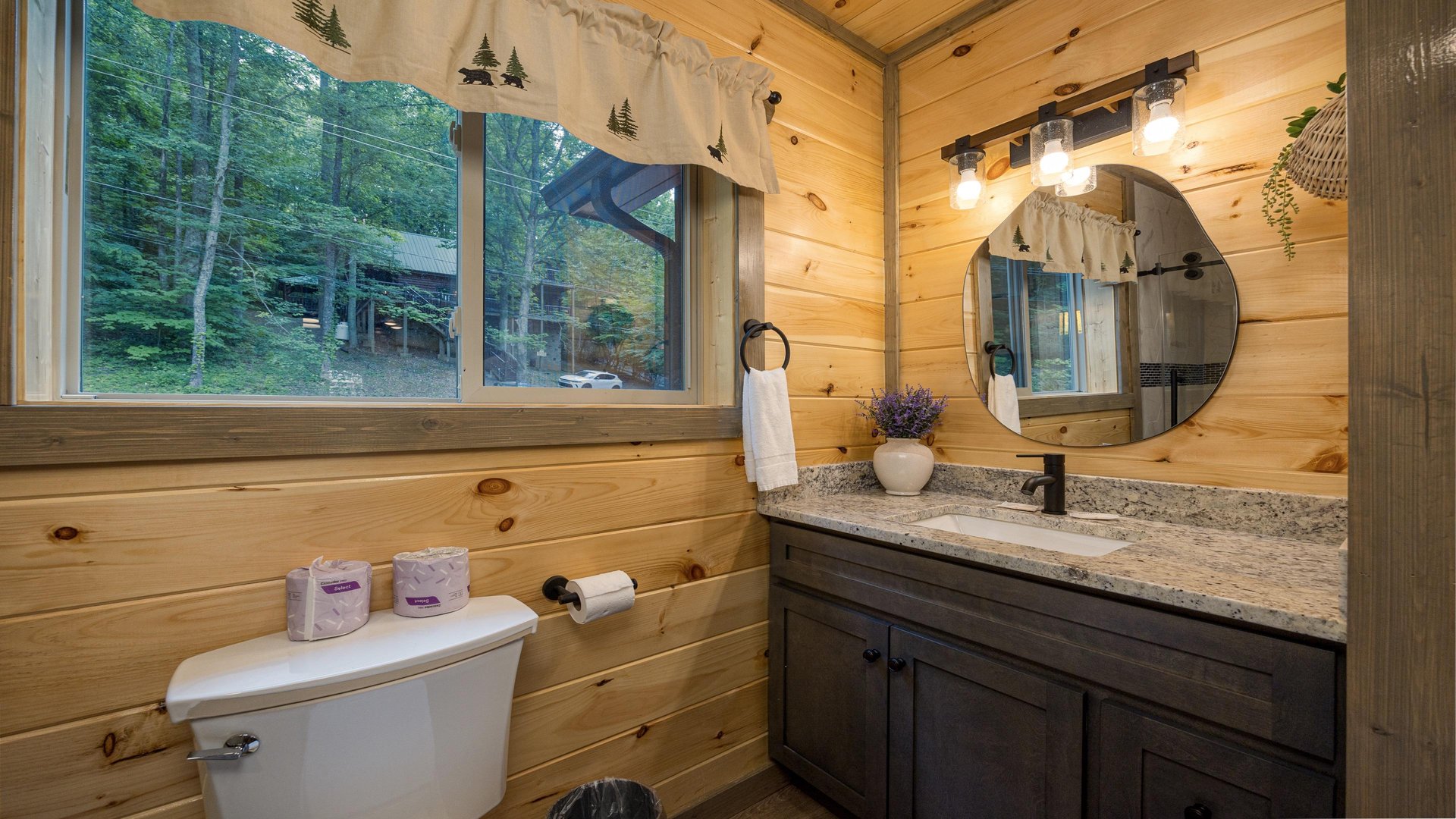 at swish splash lodge a 4 bedroom cabin rental located in gatlinburg