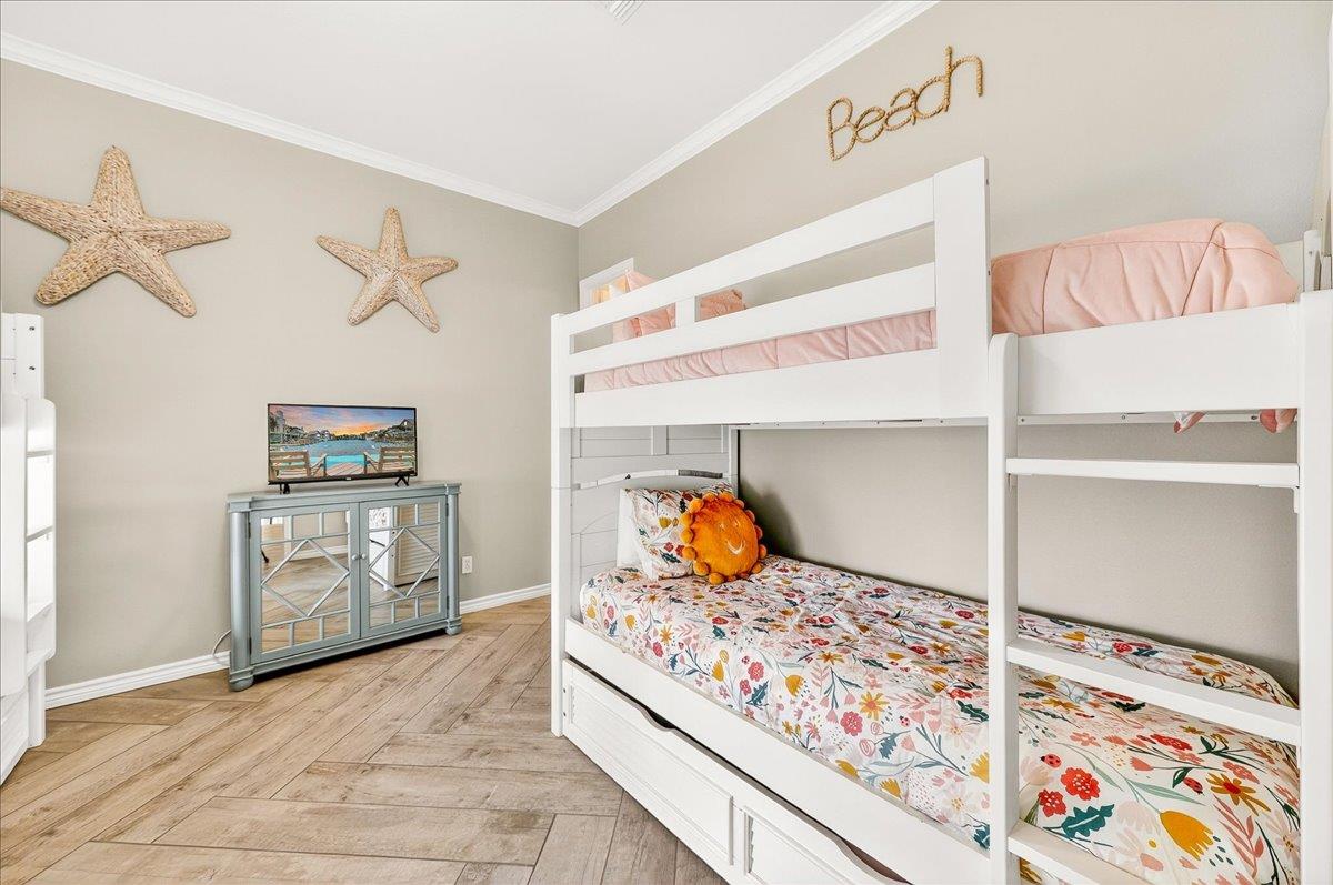 2nd Floor, Bunk Bedroom
