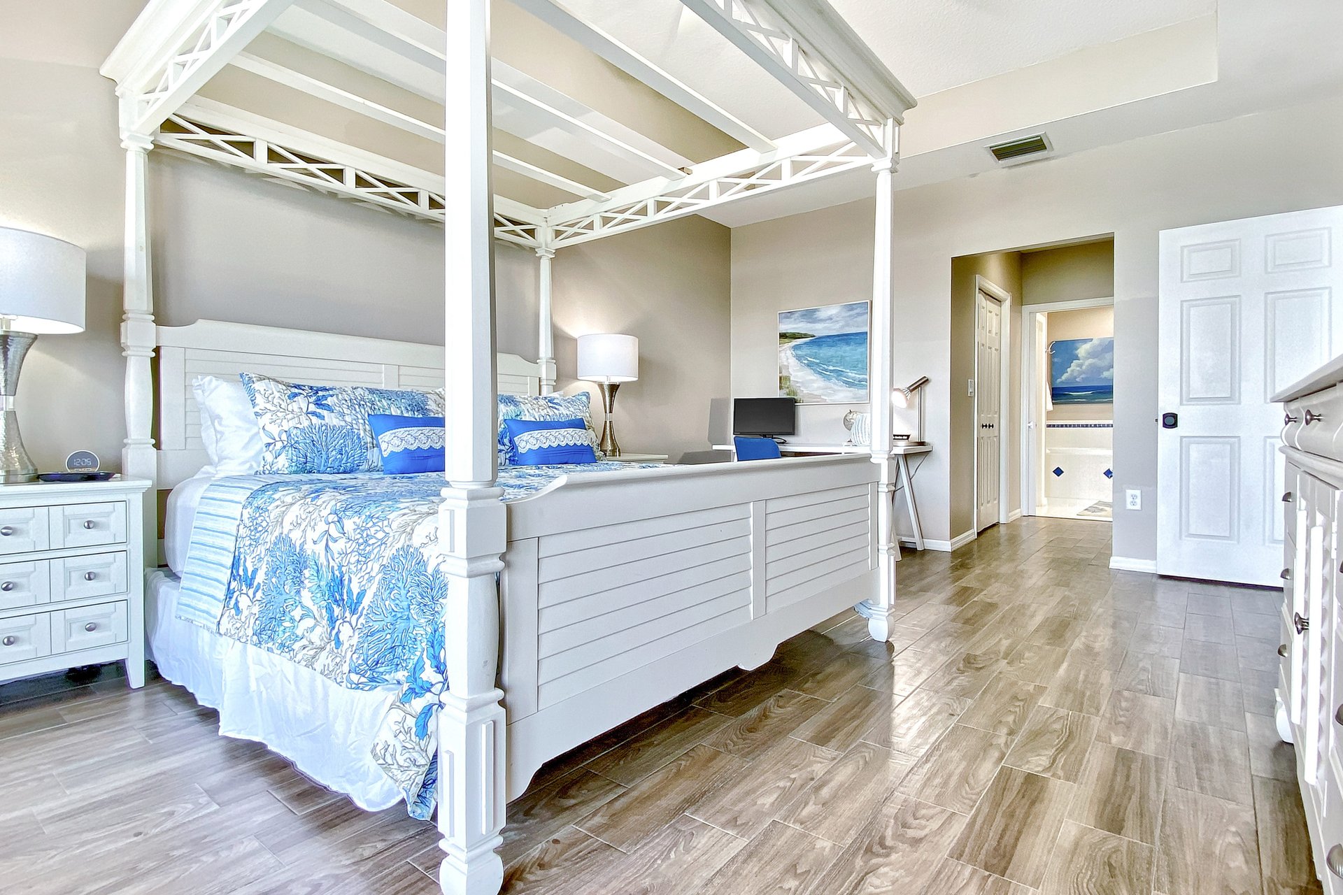 Harborview Grande 404 14