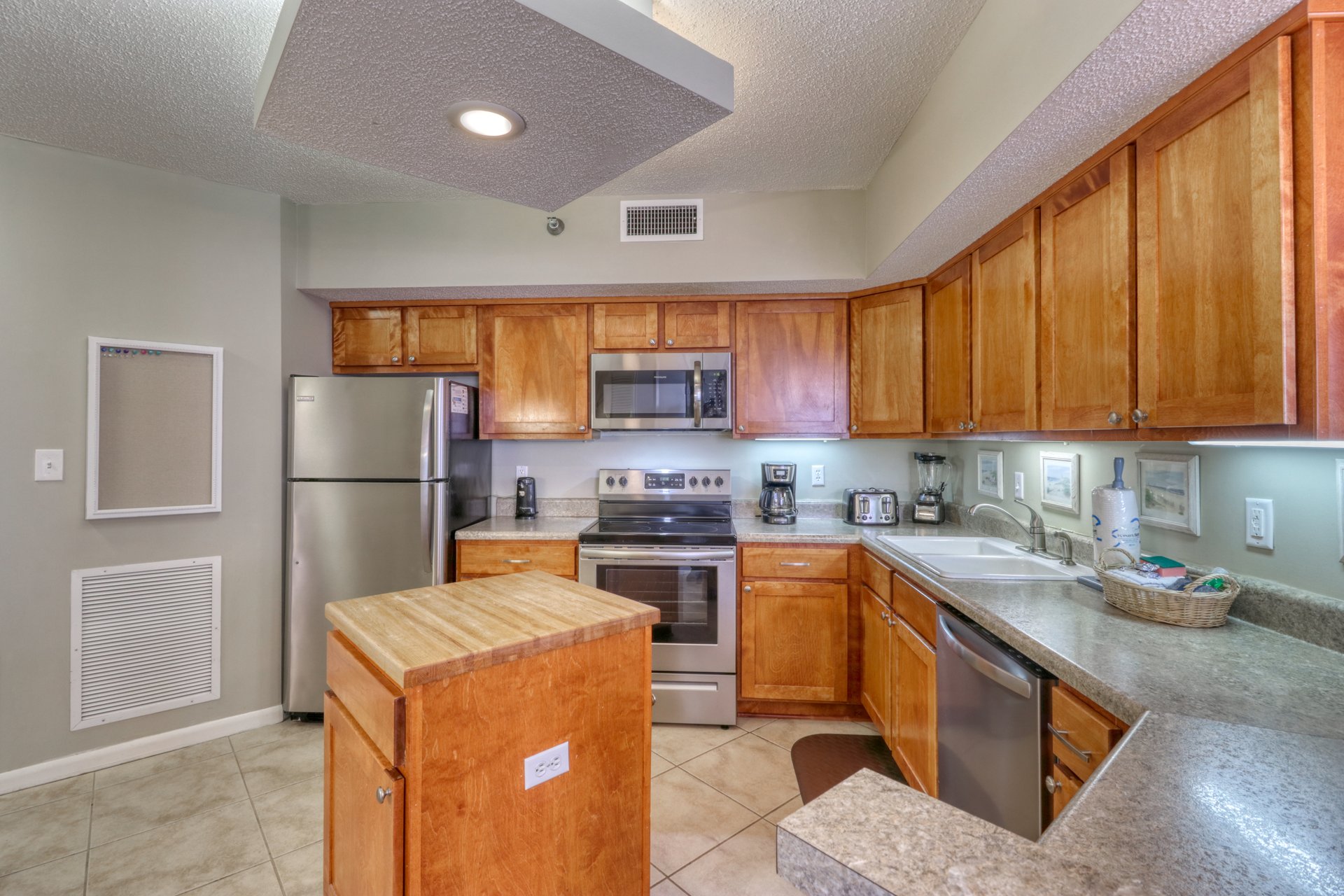 Pelican Pointe 806 8