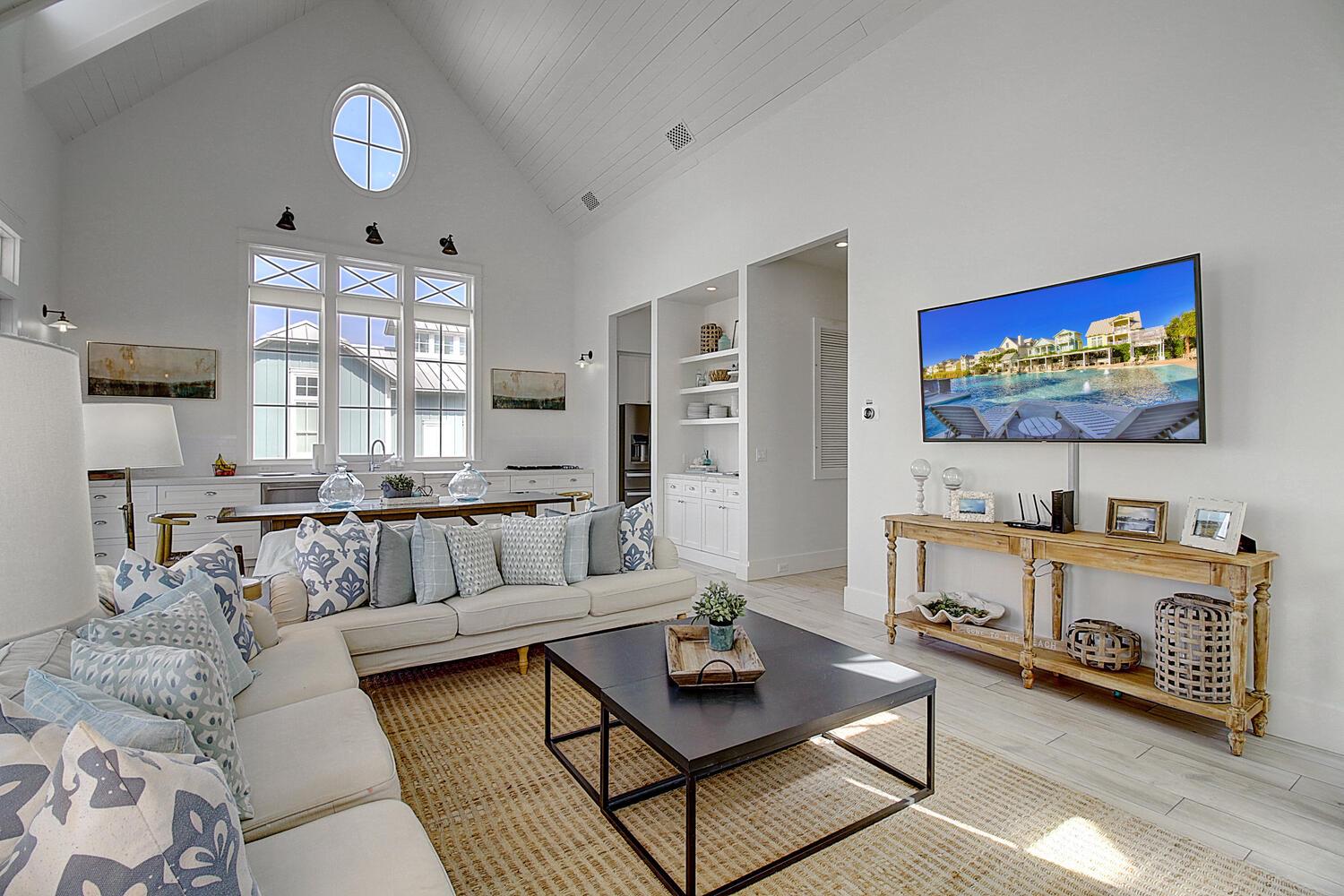 2nd Floor Living Area