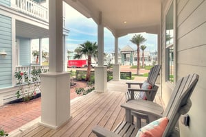 Front Porch, 1st Floor