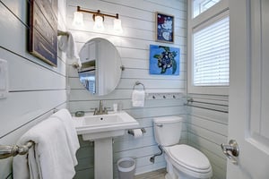 1st Floor, Shared Bathroom