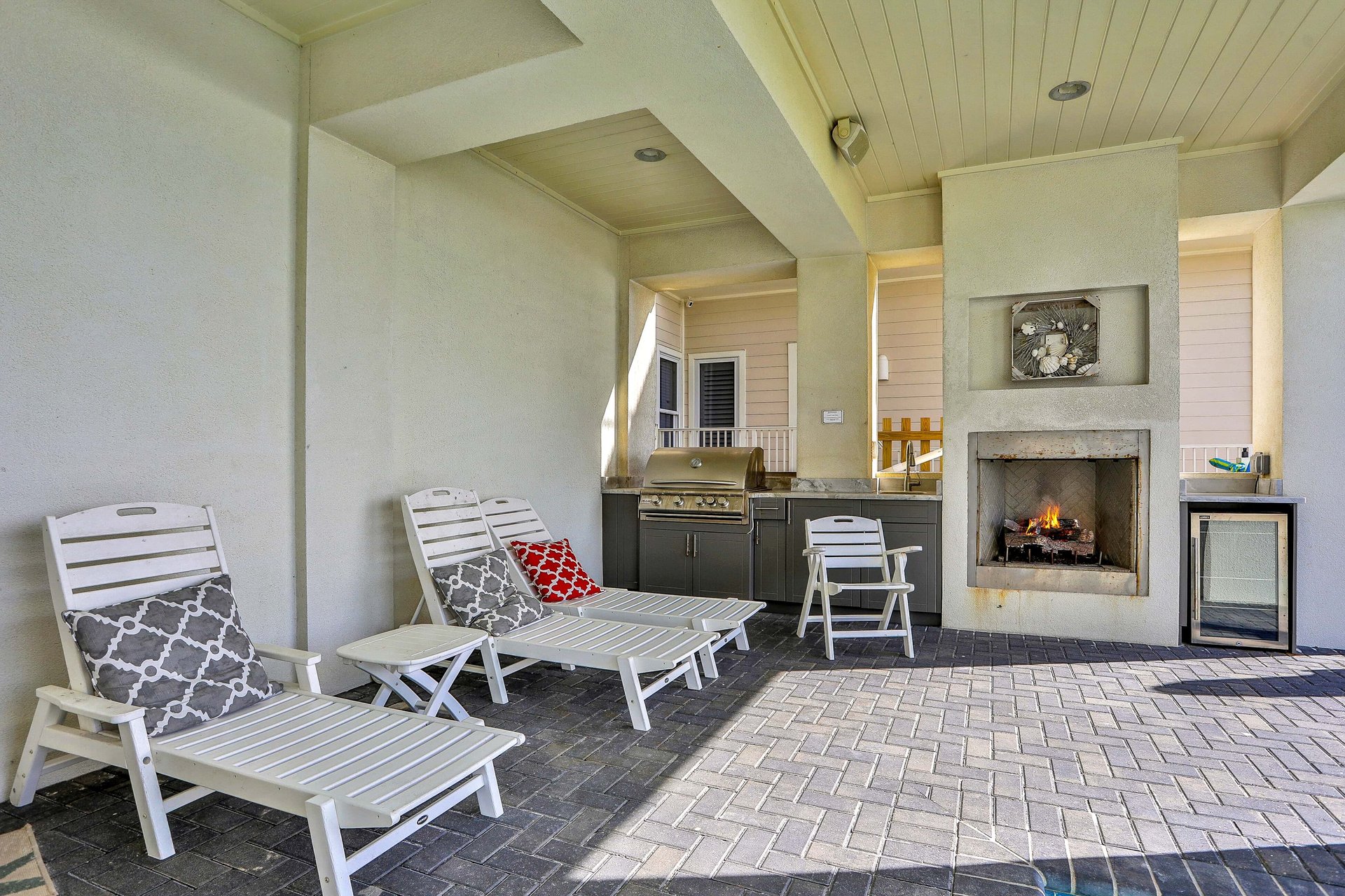 Tiffanys Beach Club 35