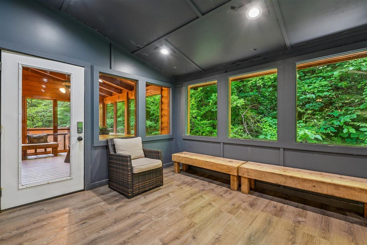 028Sun Room