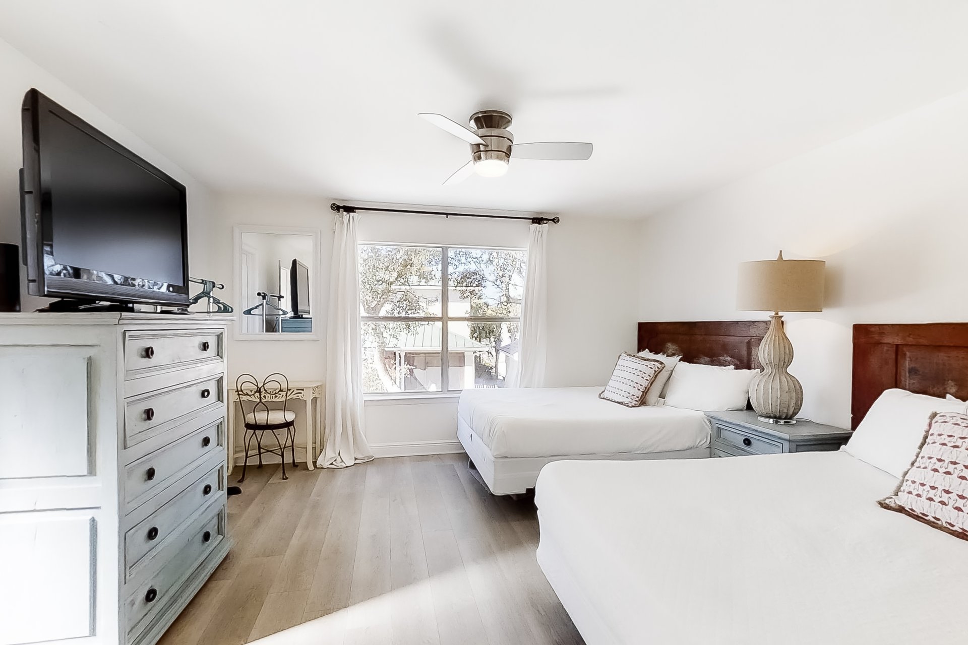 Terra Cotta Happy Ours 14