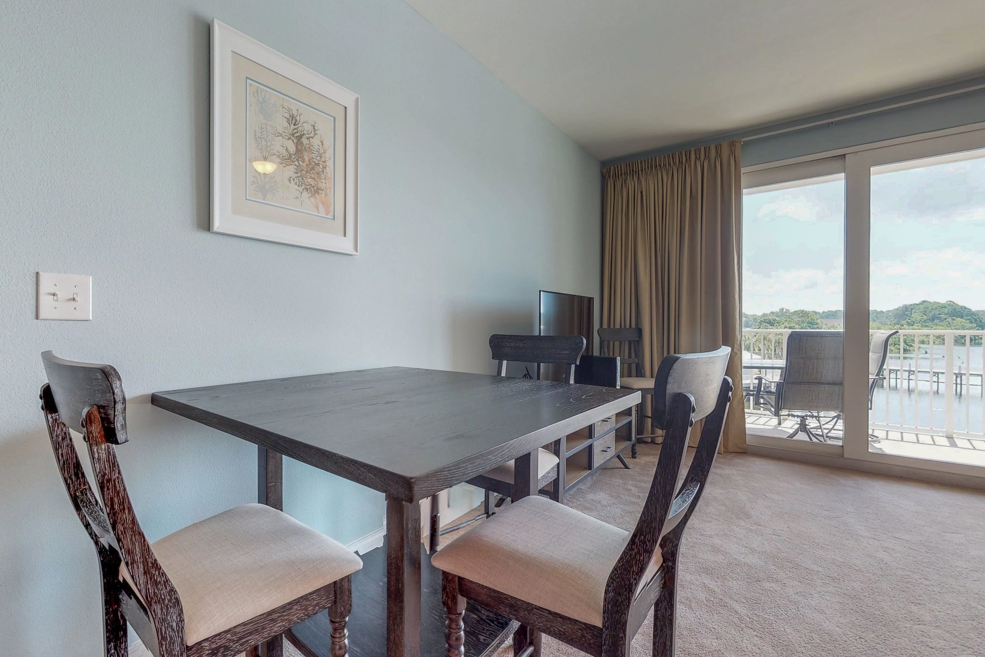 Laketown Wharf 236 11