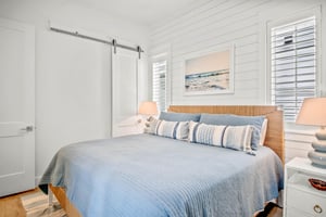 King Bedroom, 1st Floor