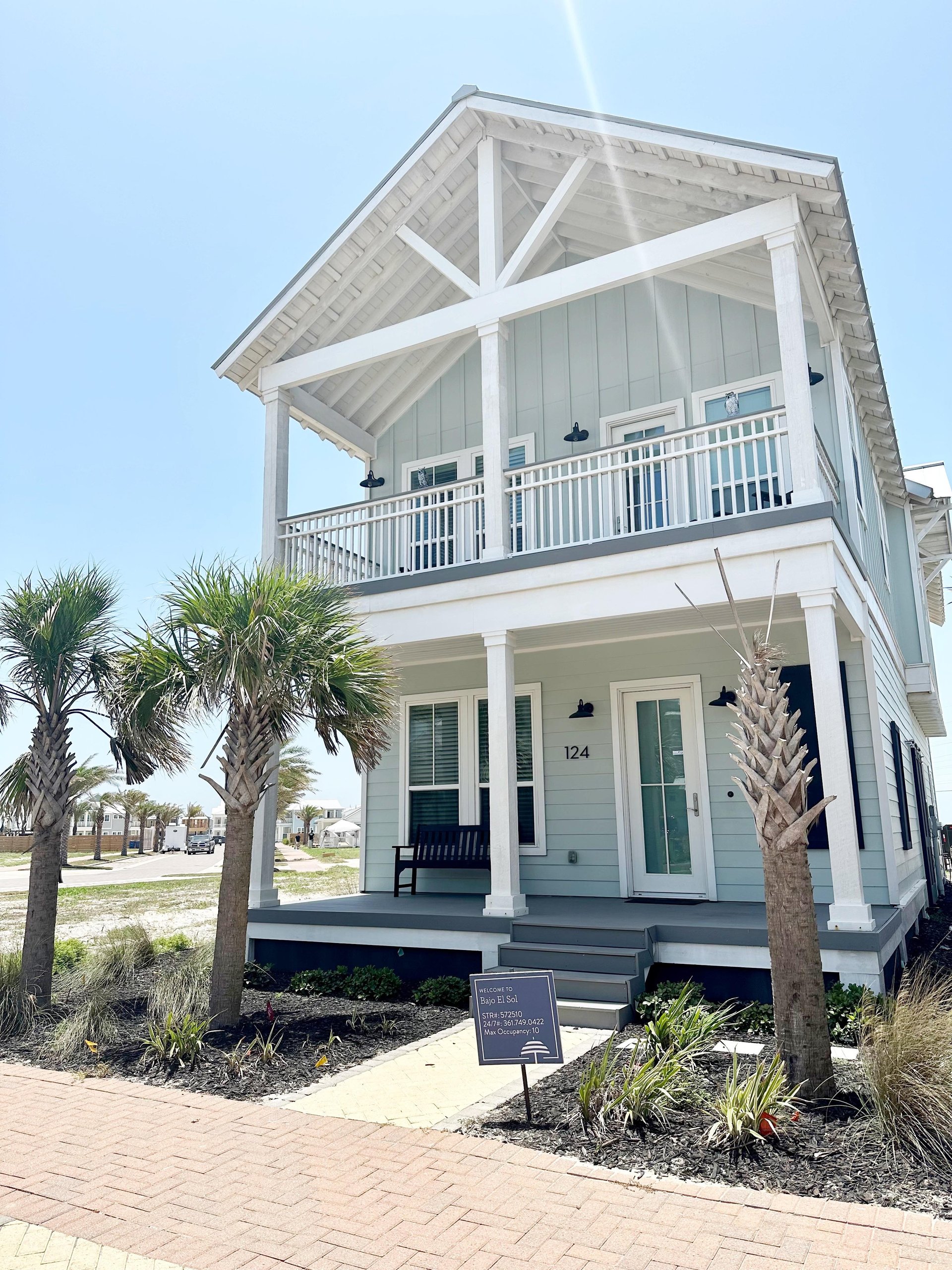 Welcome to Bajo El Sol