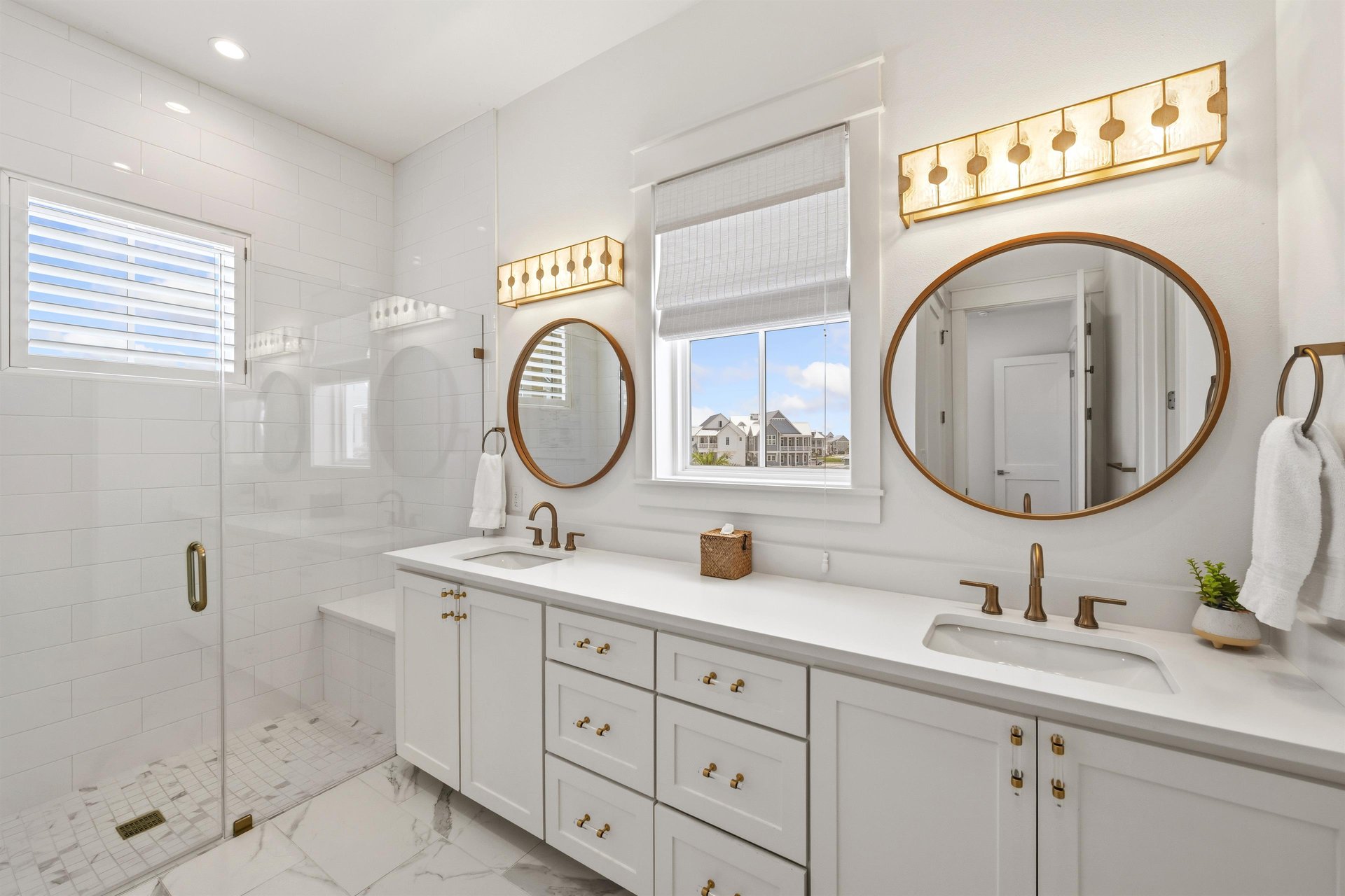 Primary King Bathroom, 2nd Floor