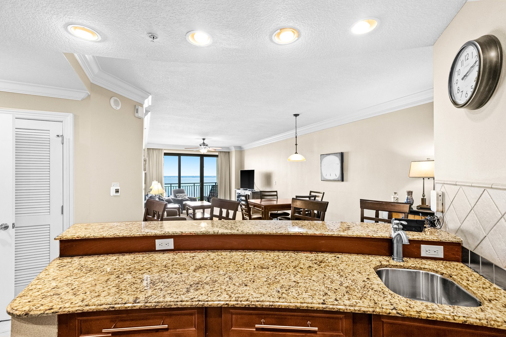 Emerald Grande 927 12