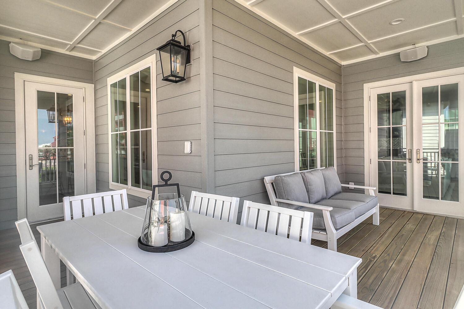 Outdoor Dining with Peaks of Gulf, 2nd Floor