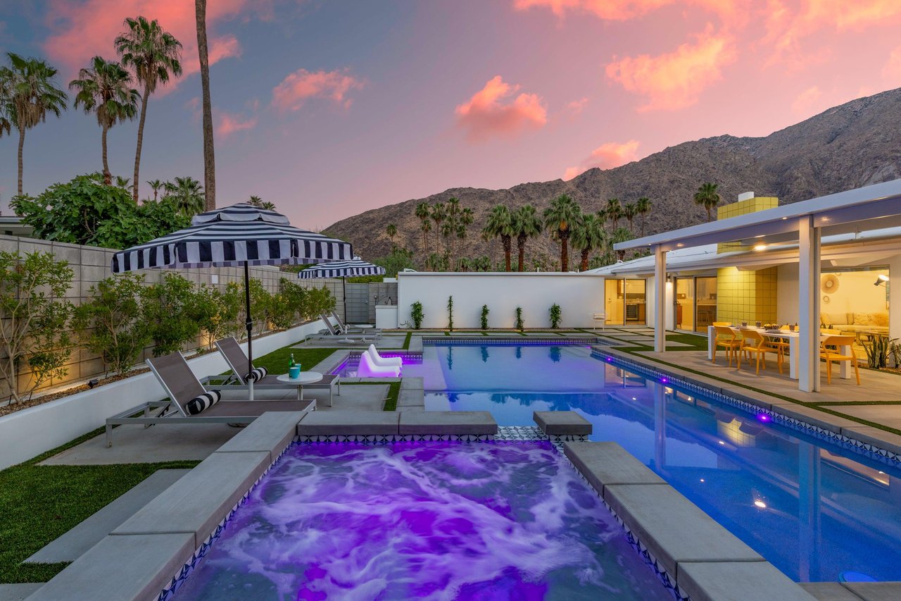 La Joya Modernas pool and spa are gorgeous