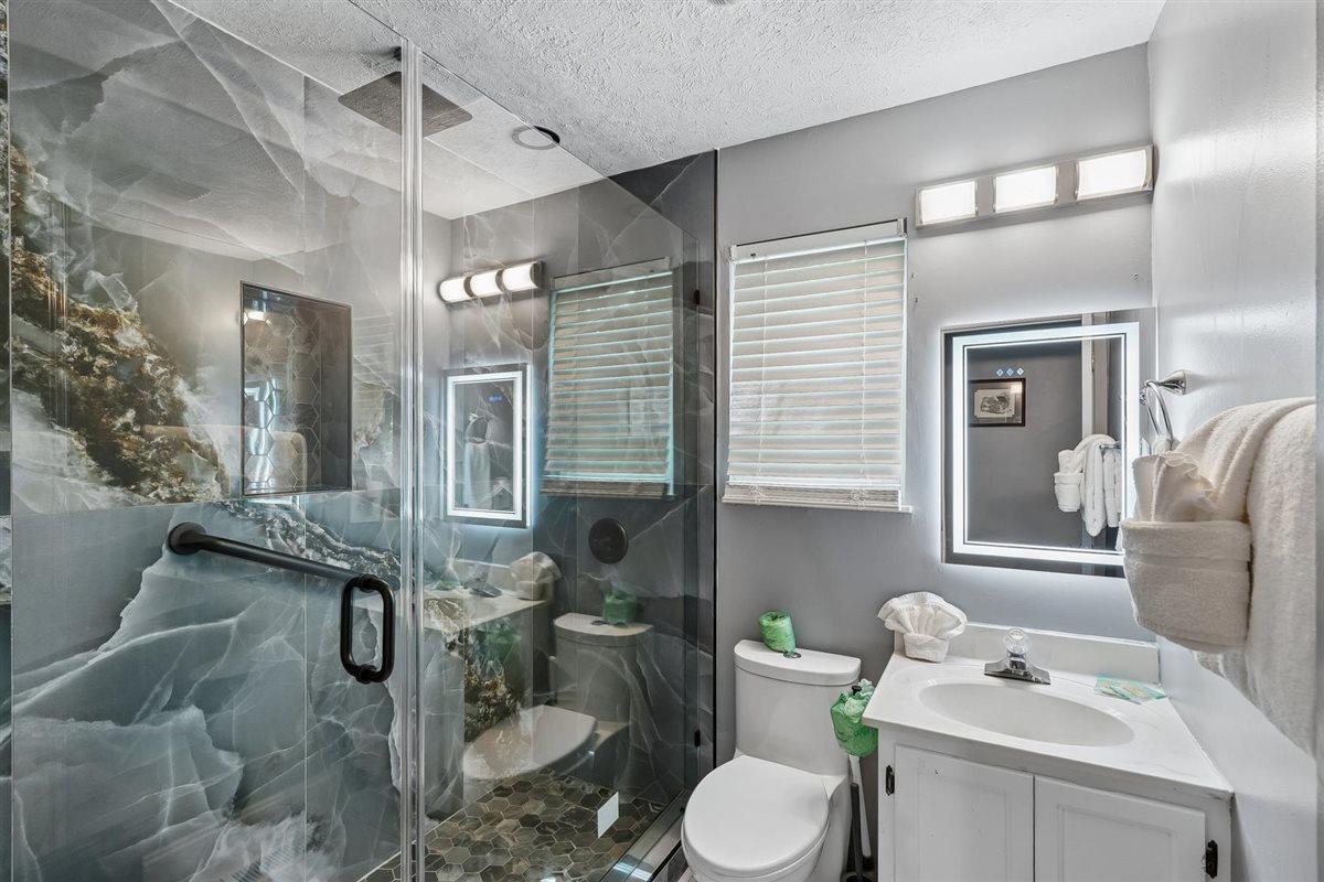 King Suite 2 Attached Bathroom