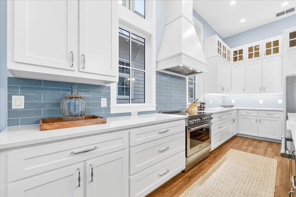 Kitchen, 2nd Floor