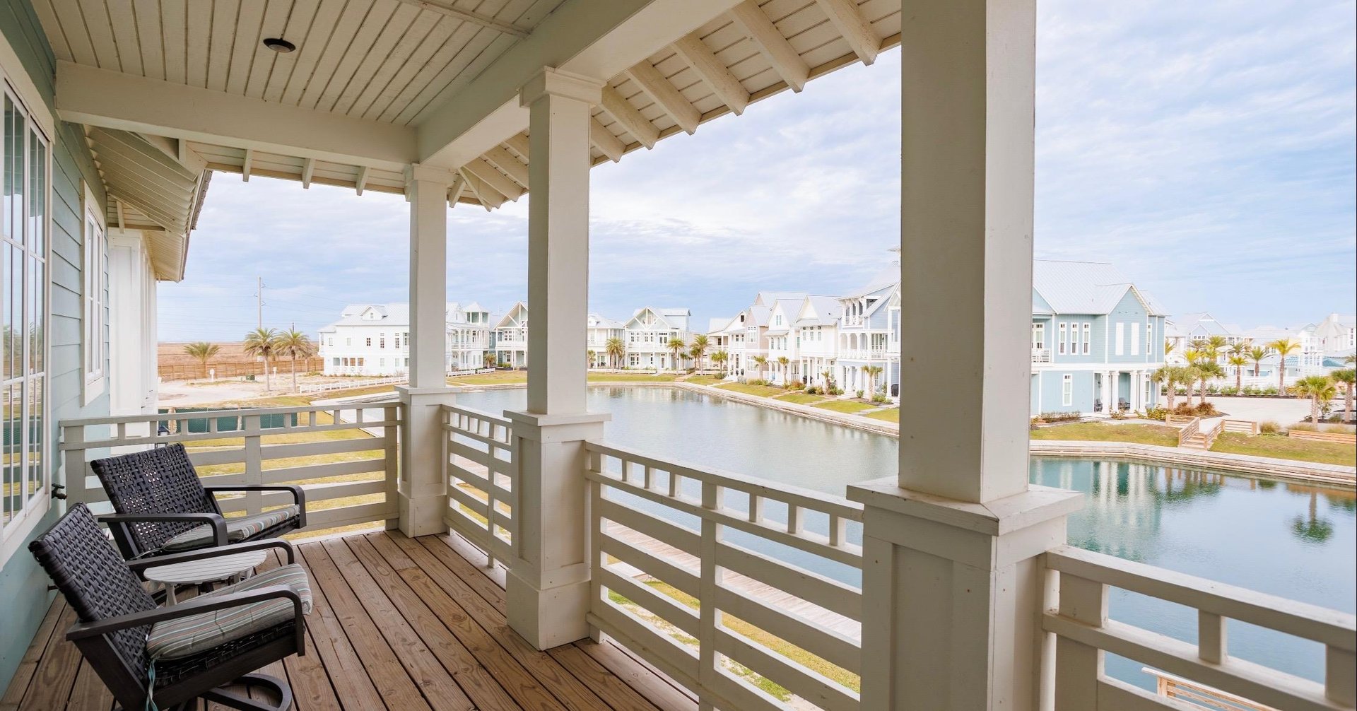 2nd Floor Balcony Overlooking Leisure Lake
