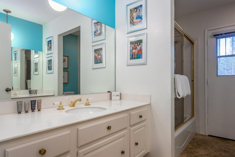 Palm Springs style is echoed throughout