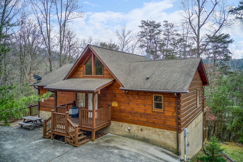 Front of Wildlife Retreat cabin