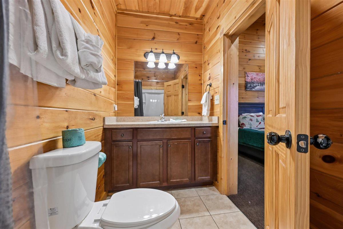 079Powder Room