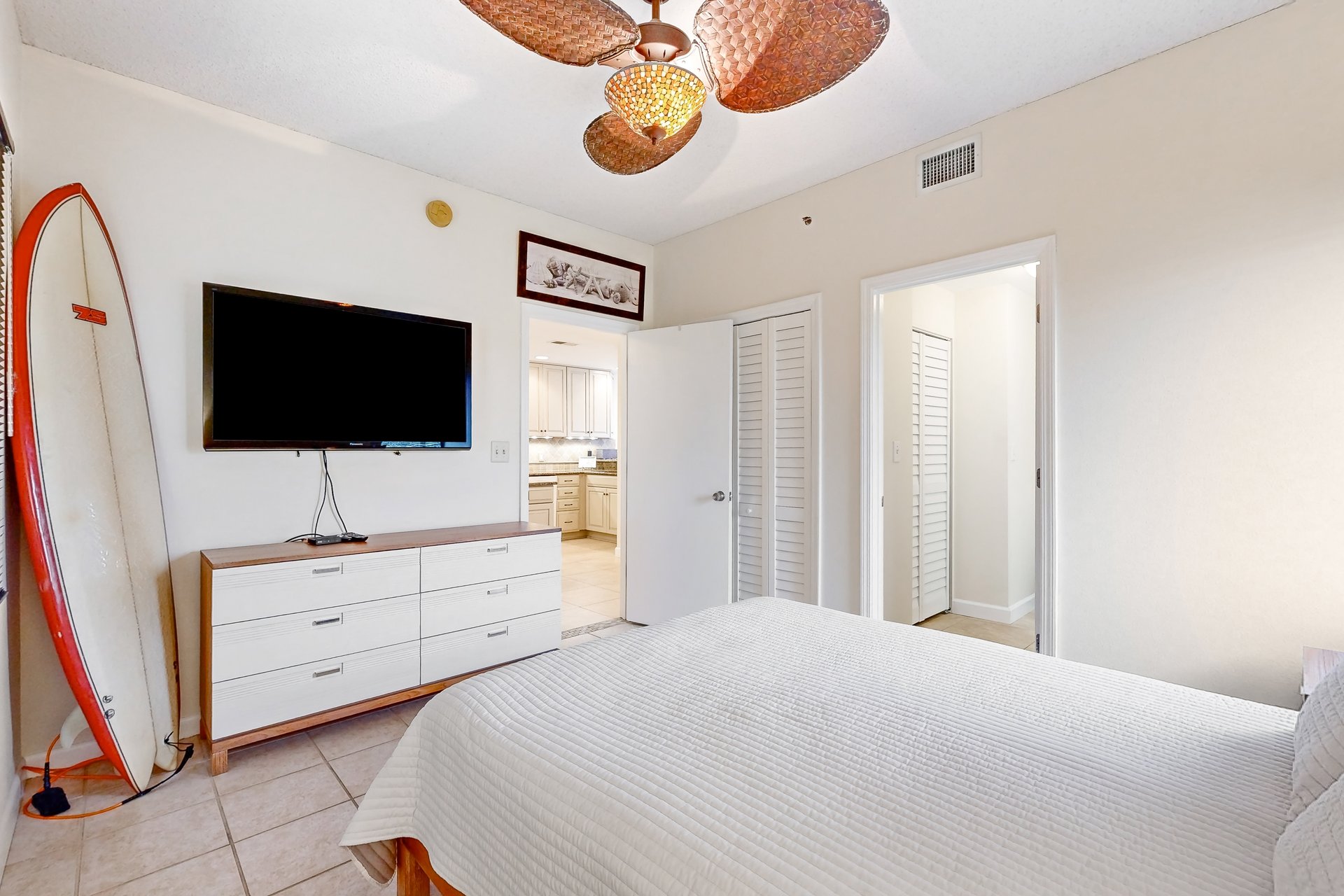 Palm Court Yacht Club 412 17