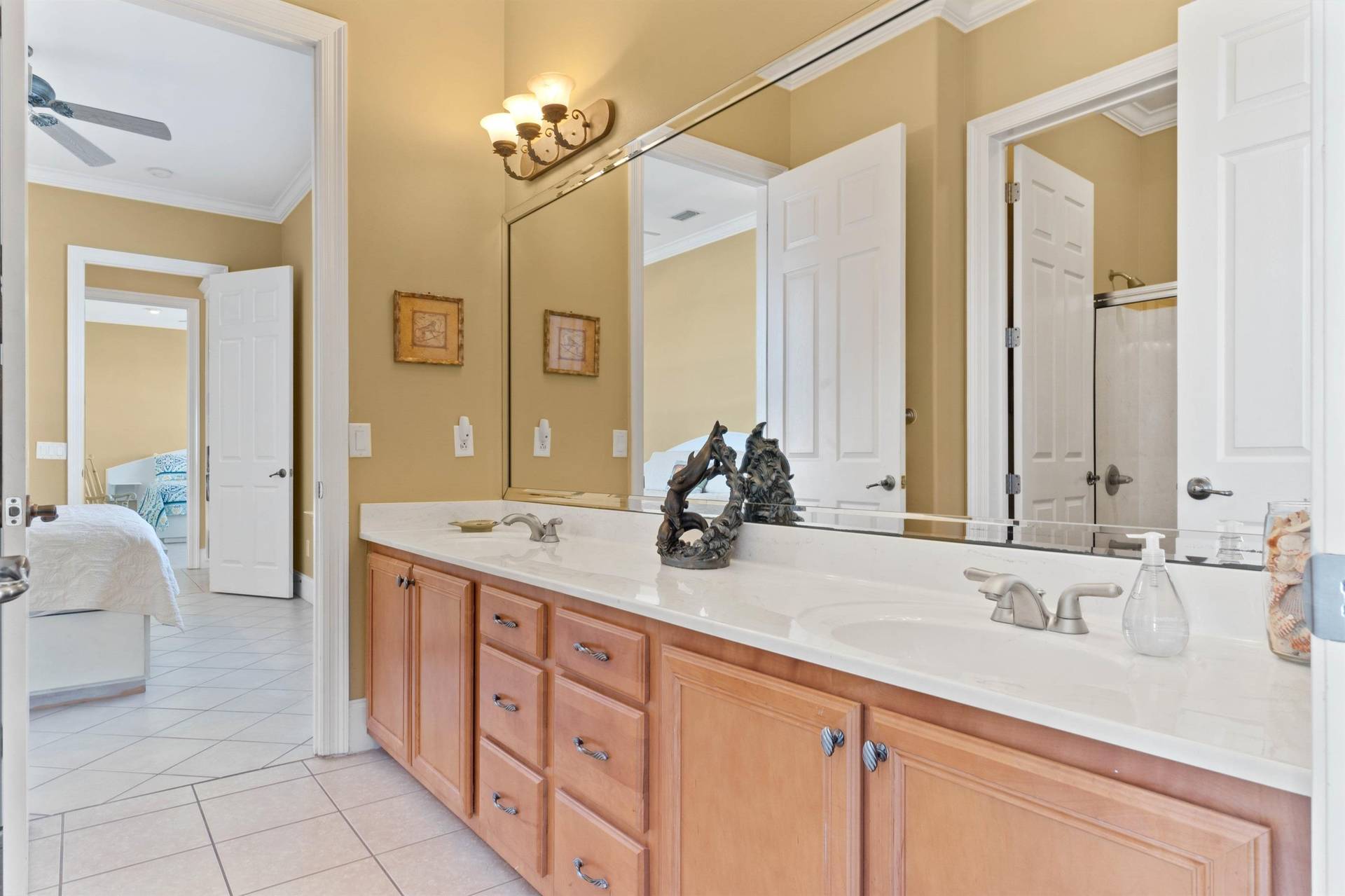 Guest Bathroom 2 Jack n Jill
