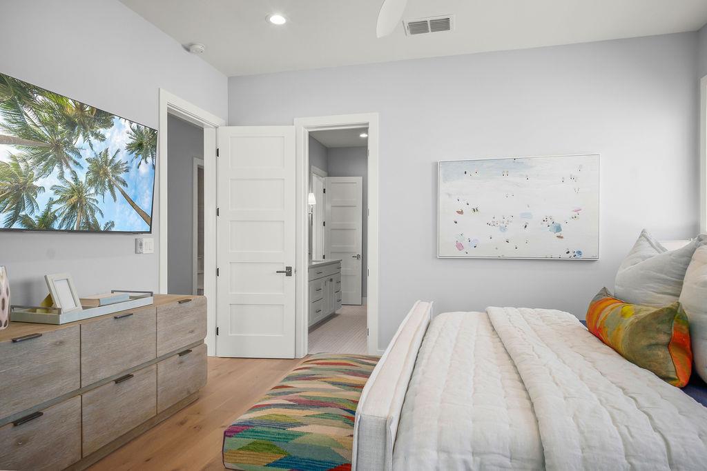 King and Twin Bedroom, 3rd Floor