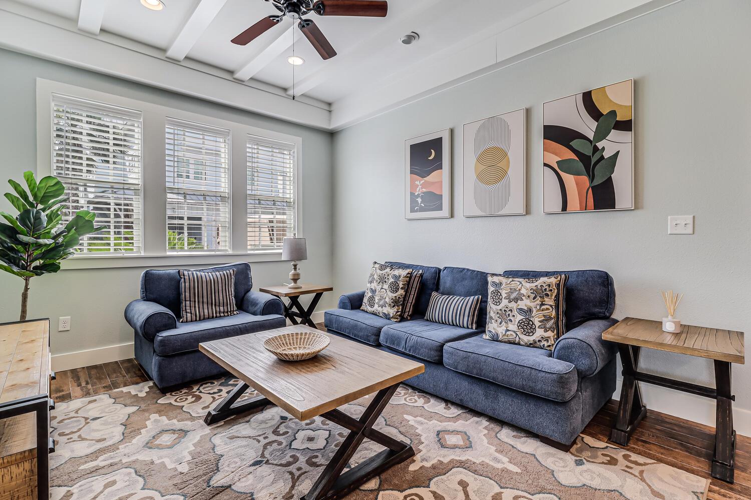 Cozy Living Room Seating with Pullout Sofa