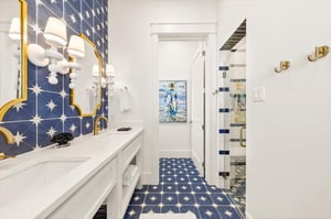 3rd King Bathroom, 2nd Floor