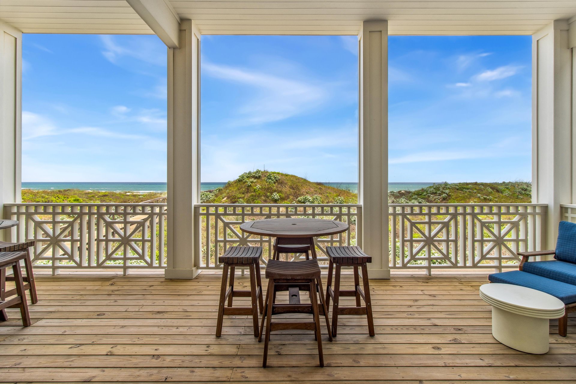 Gulf Balcony, 2nd Floor