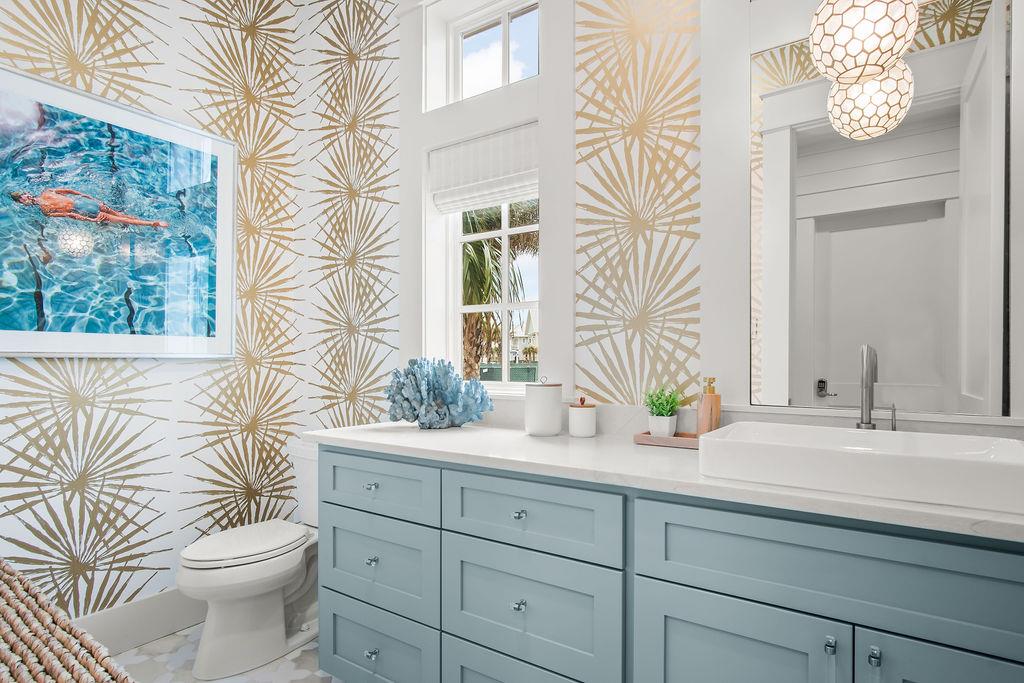 Powder Room, 1st Floor