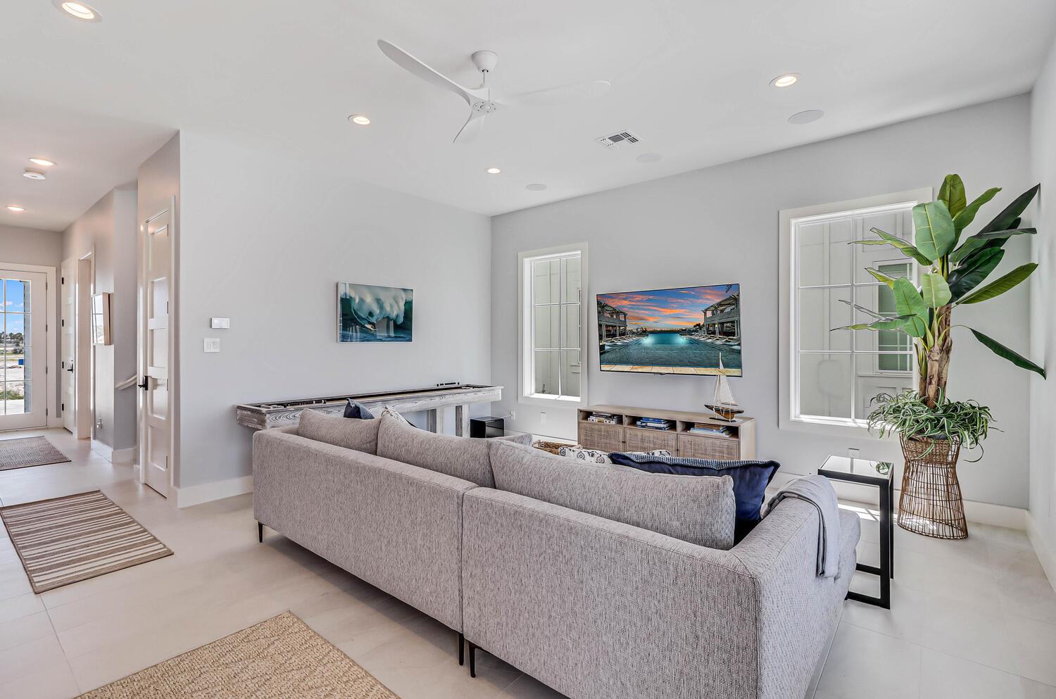 Seating Area, 1st Floor