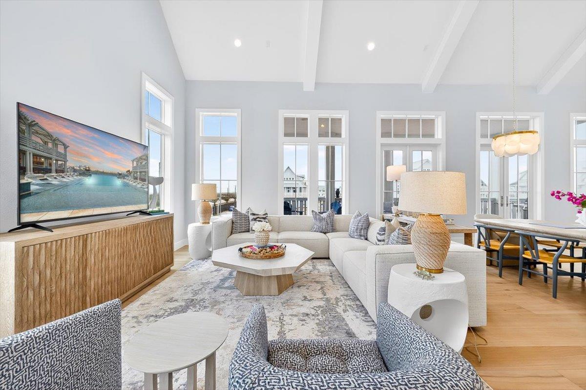 2nd Floor, Living Room