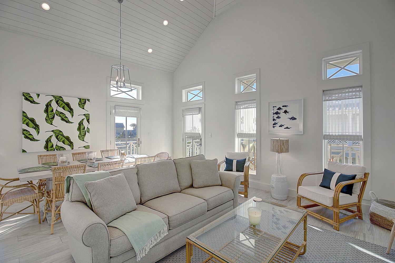 2nd Floor, Living Room
