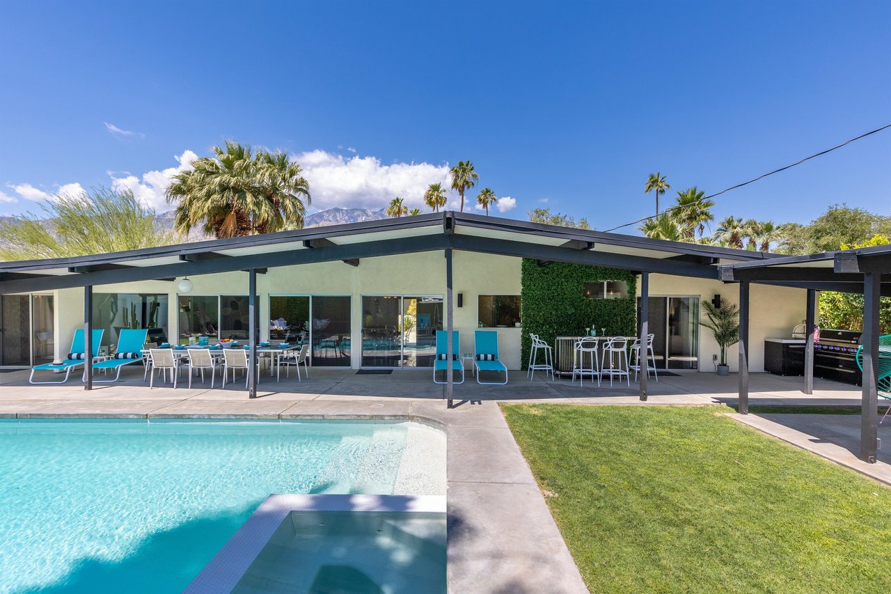 Gorgeous backyard