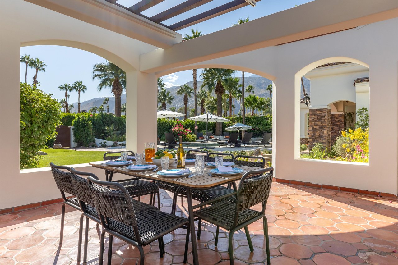 Take your meals al fresco