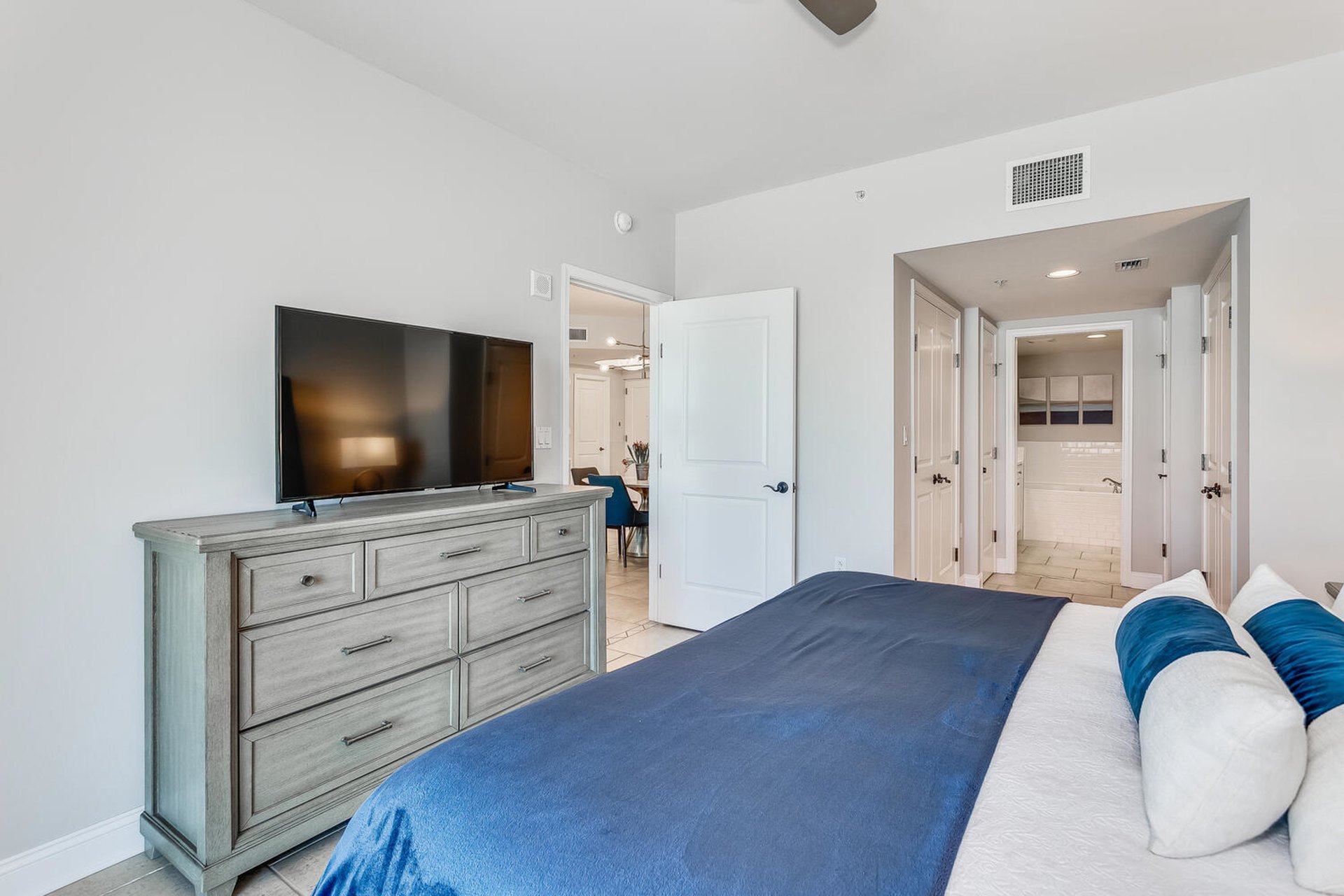 Portofino Island Resort amp Spa Tower 2703 18