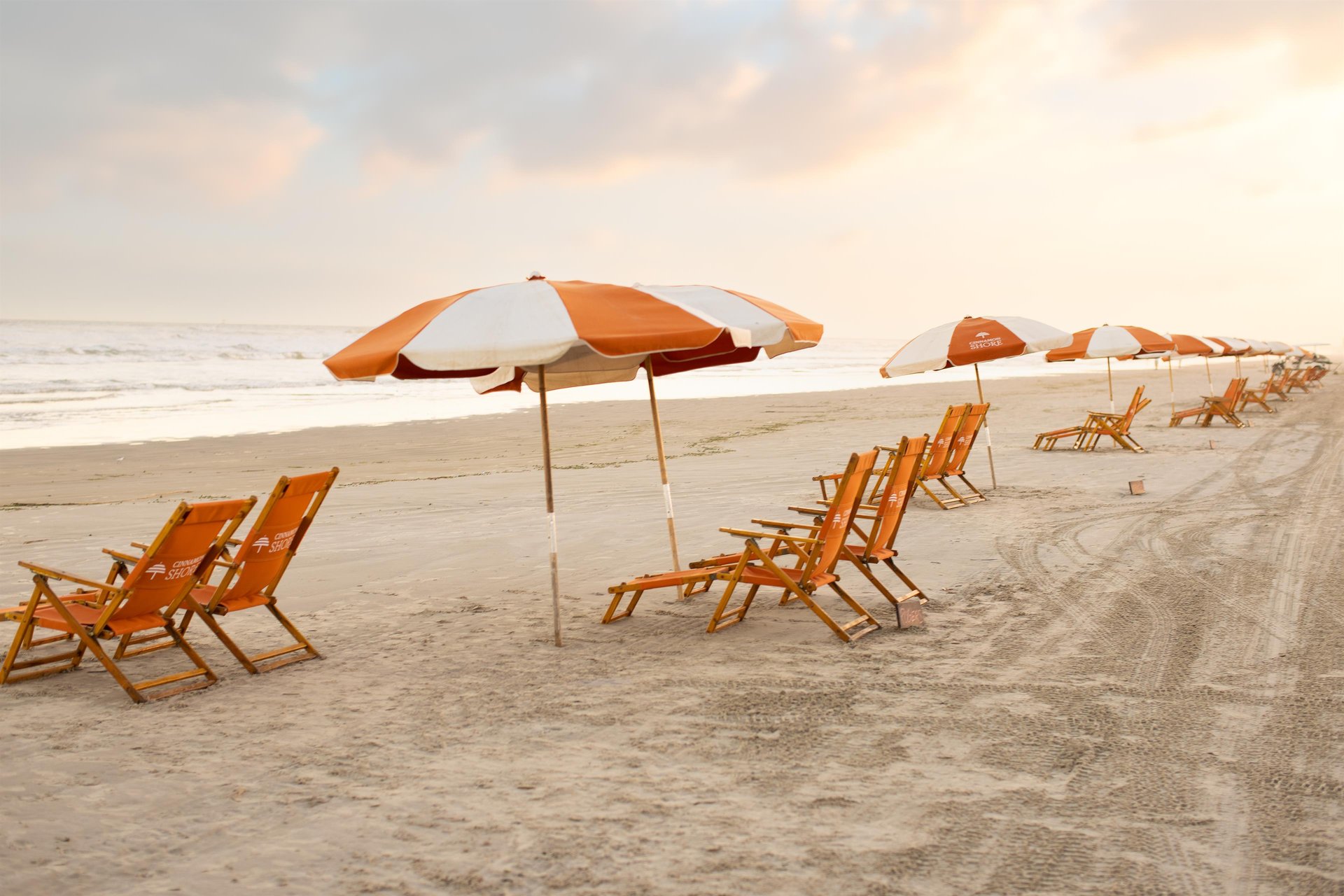 Cinnamon Shore Beach Chair Set Up