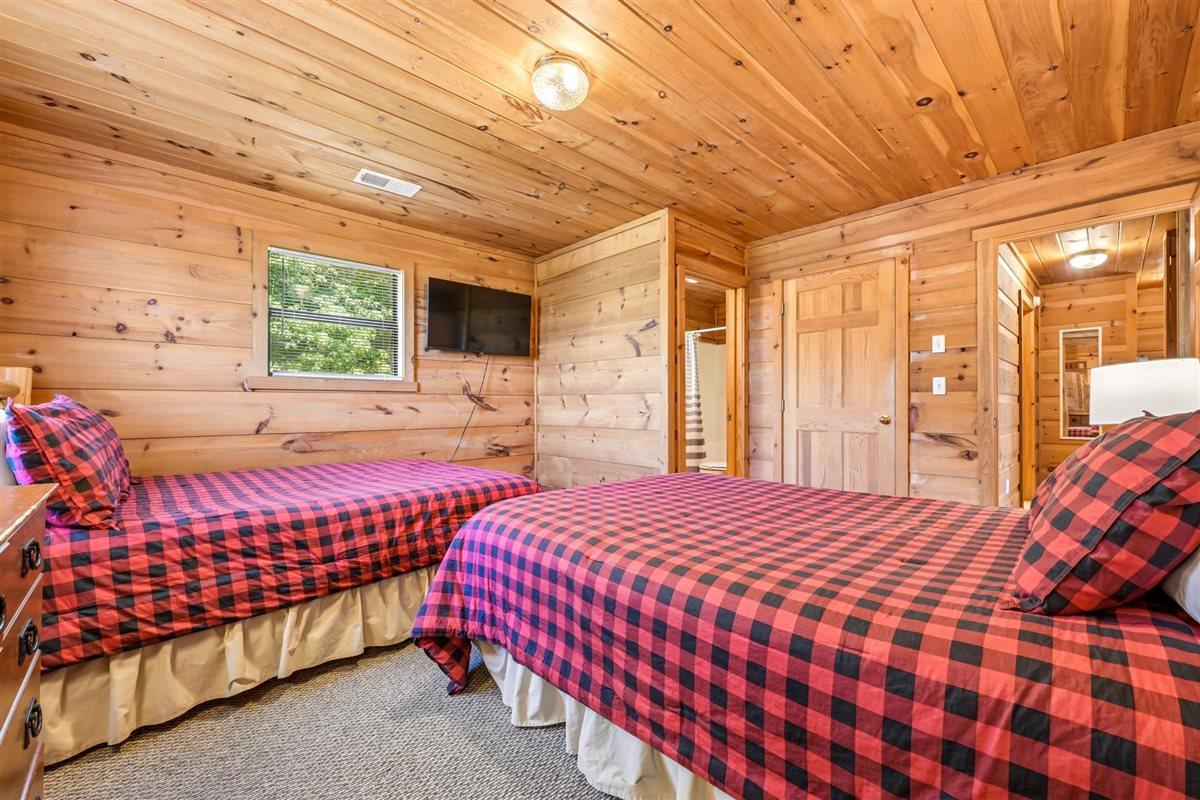 073Bedroom
