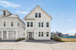 Exterior, Streetside