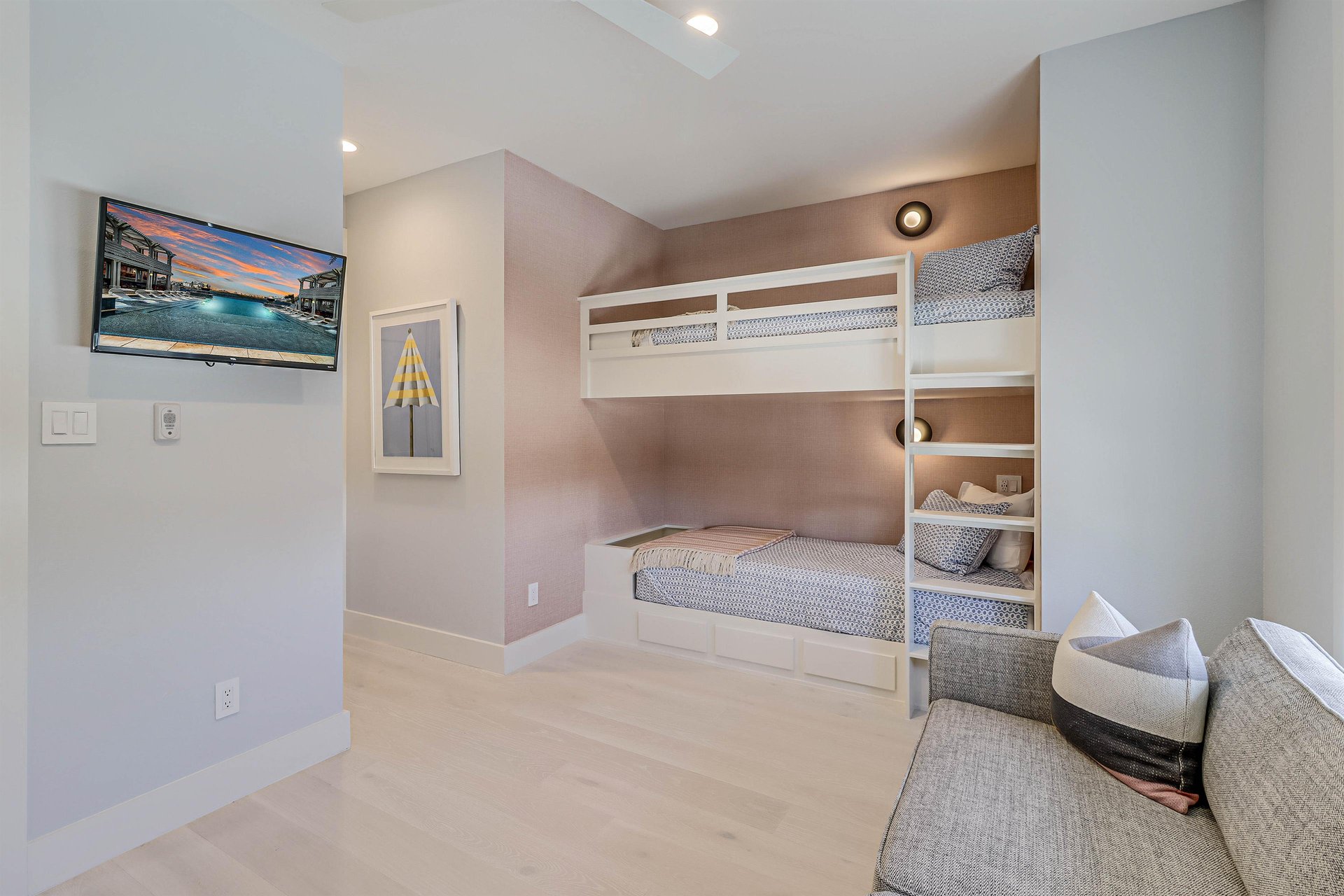 Bunk Room with Lounger  Shared Bathroom, 2nd Floor