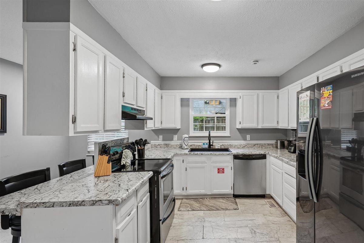 12Kitchen
