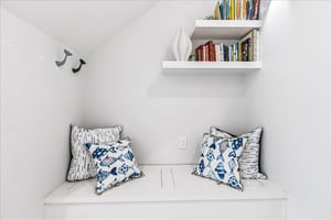 Reading Nook, 1st Floor